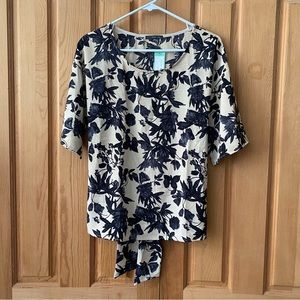Women’s brand new printed top